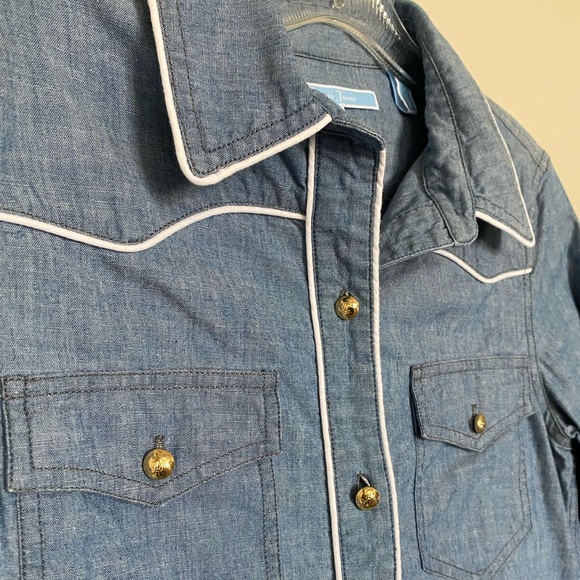 Draper James - Boone Piped Denim Button Up Top - Picture 5 of 5